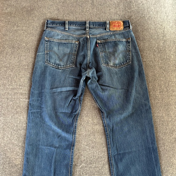 Vintage Distressed Levi’s 501 Jeans - Picture 4 of 11